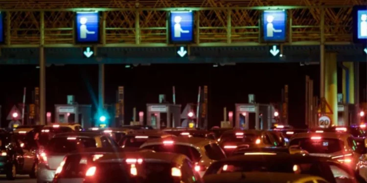 Επιστρέφουν οι εκδρομείς του Πάσχα – Πού υπάρχουν καθυστερήσεις