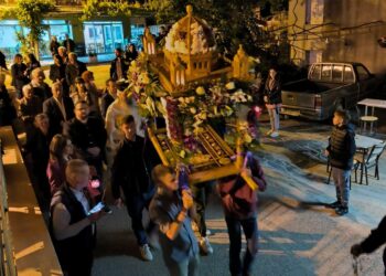 Σαργιάδα, Ιερός Ναός Παμμεγίστων Ταξιαρχών| Με κατάνυξη η περιφορά του επιταφίου