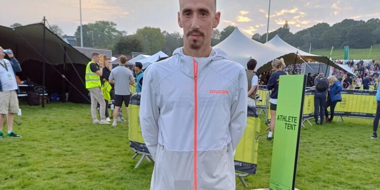 Φοβερός ο Κώστας Σταμουλης σπουδαία επίδοση στα 10000μ σε αγώνα στο Λονδίνο