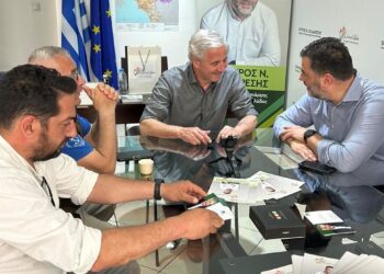 Στη Ναύπακτο ο υποψήφιος ευρωβουλευτής Γιάννης Μανιάτης-συνάντηση με Σκιαδαρέση