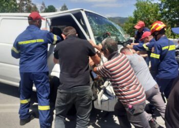 Αγρίνιο: Σφοδρή σύγκρουση οχημάτων στη γέφυρα Αχελώου-δύο τραυματίες