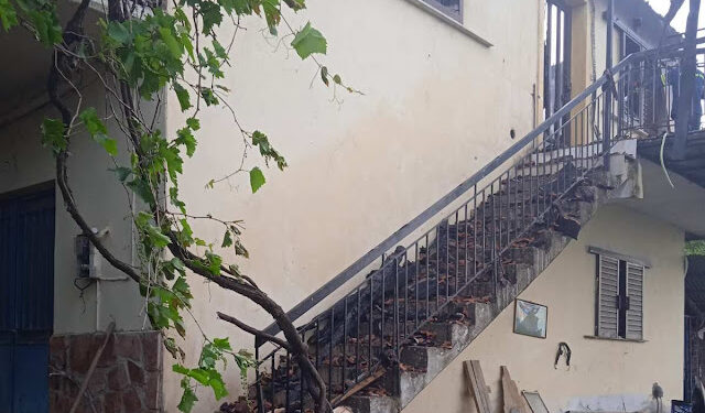 Φωτιά σε σπίτι στη Ματαράγκα-ηλικιωμένη διακομίσθηκε  στο νοσοκομείο Αγρινίου