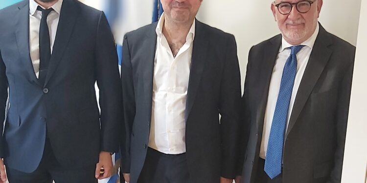 Συνάντηση εργασίας του Αντιπεριφερειάρχη Π.Σακελλαρόπουλου με τον Γ.Γ. Τουριστικής Πολιτικής & Ανάπτυξης, Μύρων Φλουρή