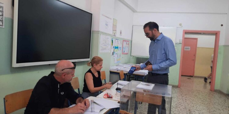 Στο 3ο Ημερήσιο Γυμνάσιο Αγρινίου ψήφισε ο Νεκτάριος Φαρμάκης