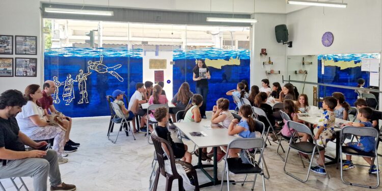 Το παιδικό τμήμα του Παγκρητίου Συλλόγου Αιτωλ/νίας έκλεισε τη φετινή χρονιά συμμετέχοντας με διαδραστικό εκπαιδευτικό πρόγραμμα για τη Μάχη της Κρήτη