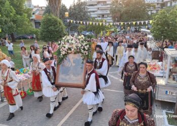 Αγρίνιο| λιτάνευση της ιεράς εικόνας της Αγίας Τριάδος