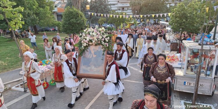Αγρίνιο| λιτάνευση της ιεράς εικόνας της Αγίας Τριάδος