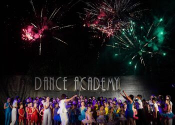 Εντυπωσιακή καλοκαιρινή Παράσταση Χορού της σχολής  χορού«Dance Academy»