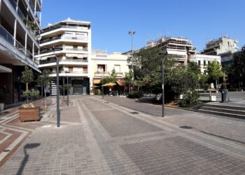 Έρημη πόλη το Αγρίνιο (φωτο)