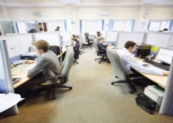 Εκτός των επισήμων αργιών η Δευτέρα του Αγίου Πνεύματος – Πως αμείβονται οι εργαζόμενοι