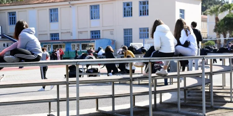 Ξάνθη: Μια παρέα ανήλικων κοριτσιών επιτέθηκαν σε δυο 16χρονες