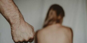 Μεσολόγγι: 38χρονος χτύπησε την 26χρονη έγκυο σύντροφό του σε όλο της το σώμα