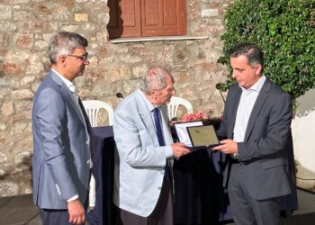 Δήμος Ναυπακτίας και Αδελφότητα Ναυπακτίων Αττικής τίμησαν τον Ντίνο Μακρυγιάννη