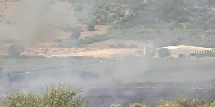 Πυρκαγιά στο κάμπο της Χρυσοβίτσας Ξηρομέρου (βιντεο-φωτο)