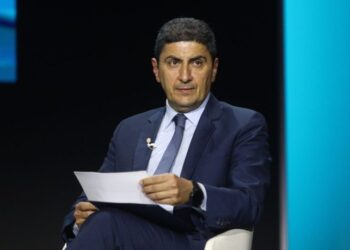 Δεν παραδίδει την έδρα στη ΝΔ ο Αυγενάκης: «Σεβαστή η απόφαση της διαγραφής μου»