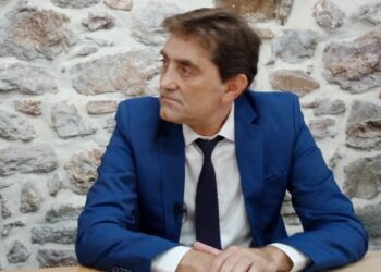Παρέμβαση Καρπέτα για απευθείας αναθέσεις και διαφάνεια στην Περιφέρεια Δυτικής Ελλάδας