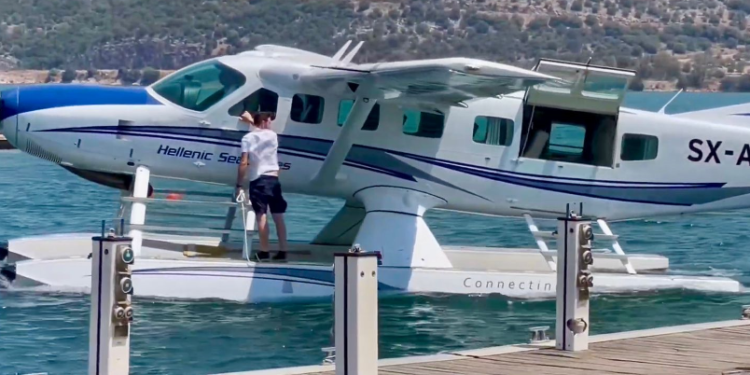 Για πρώτη φορά υδροπλάνο στην Αμφιλοχία: Το αεροσκάφος της HellenicSeaplanes και στη Δυτική Ελλάδα!
