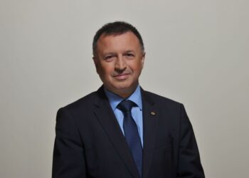 Συλλαβίζοντας την Ιστορία: Η επάνοδος του Trump και η Κρίση Ταυτότητας της Δύσης