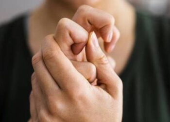 Αρθρώσεις: Το «κρακ» που ανακουφίζει και προβληματίζει