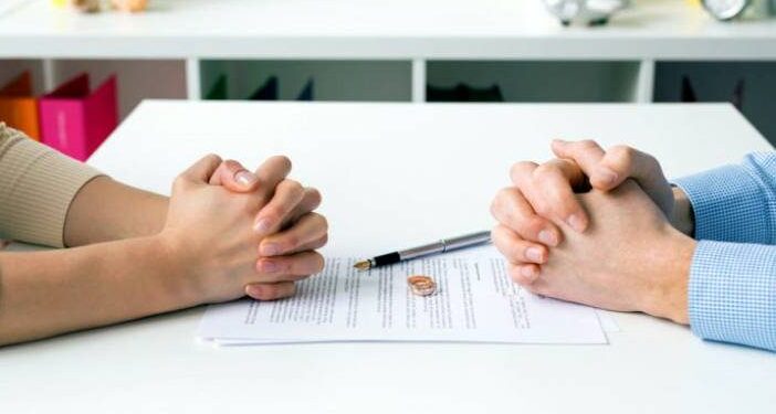 Άδειες εξπρές για γάμους, βαπτίσεις ή διαζύγια και με τις… ευλογίες της Εκκλησίας μέσω του gov.gr