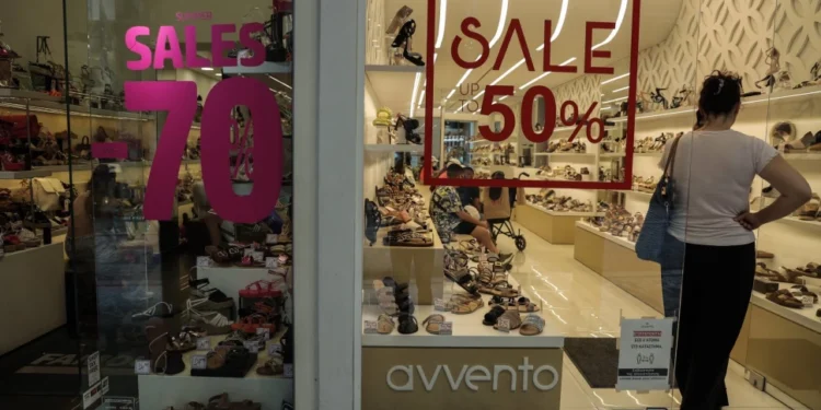 Θερινές εκπτώσεις 2024: Πρεμιέρα τη Δευτέρα 8 Ιουλίου – Πόσο θα διαρκέσουν