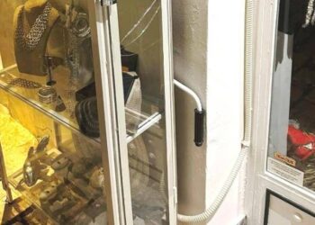 Άγριο ξύλο σε πεζόδρομο στο κέντρο της Ναυπάκτου μεταξύ νεαρών Ελληνοαμερικανών