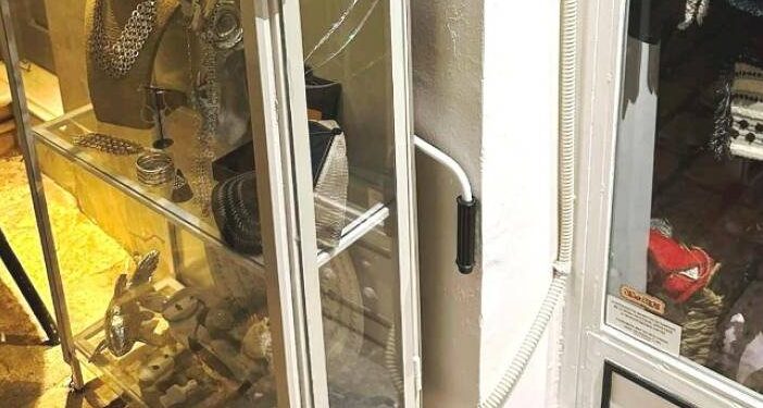 Άγριο ξύλο σε πεζόδρομο στο κέντρο της Ναυπάκτου μεταξύ νεαρών Ελληνοαμερικανών