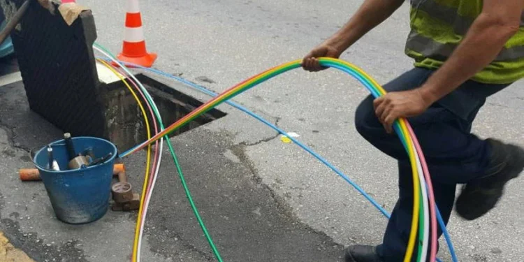 Το Αγρίνιο, οι οπτικές ίνες και οι πάροχοι!!