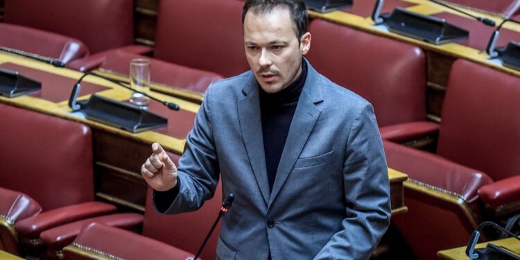 Ζαμπάρας: Πολύ λίγα και καθυστερημένα, τα μέτρα της κυβέρνησης για την ακρίβεια στο ρεύμα