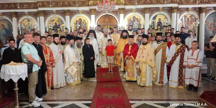 Αρχιερατική Θεία Λειτουργία στο Μεσολόγγι με τη συμμετοχή των Αναγνωστών και των Ιεροπαίδων της Εκκλησίας της Ελλάδος