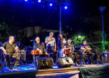 Ξεσήκωσε το κοινό ο Μανώλης Κονταρός στο Θέρμο, στη συναυλία που διοργάνωσε η Περιφέρεια