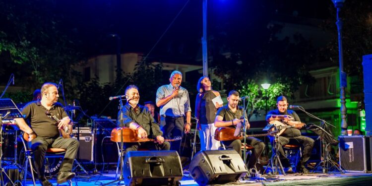 Ξεσήκωσε το κοινό ο Μανώλης Κονταρός στο Θέρμο, στη συναυλία που διοργάνωσε η Περιφέρεια