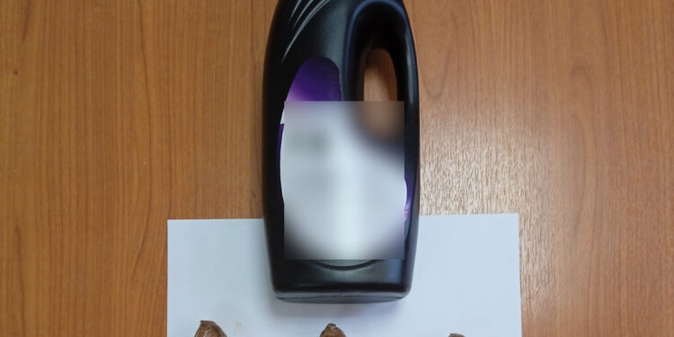 Αιτωλοακαρνανία| Με το ΚΤΕΛ μετέφερε την κοκαΐνη σε μπουκάλι απορρυπαντικού!