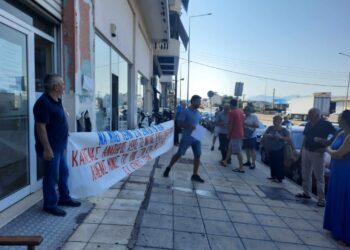 Αγρίνιο: Κινητοποίηση στον ΕΦΚΑ γιατί έκοψαν επίδομα σε ανάπηρο(βιντεο-φωτο)