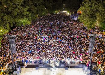“Βροχή” οι κλήσεις και η αφαίρεση πινακίδων στο Θέρμο στη συναυλία του Πλούταρχου!