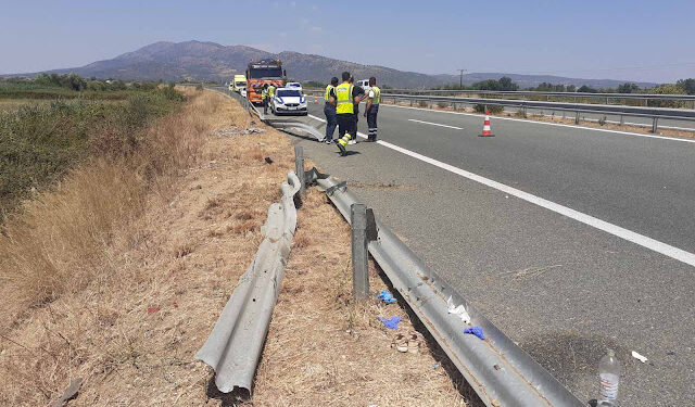 Μια γυναίκα νεκρή και δυο τραυματίες σε τροχαίο στη Ρίγανη Αγρινίου(φωτο)