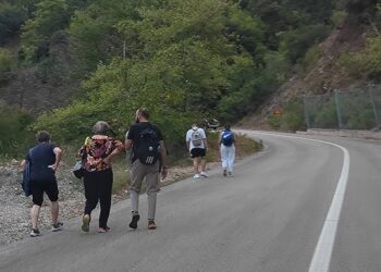 Με τα πόδια στην Προυσιώτισσα, εκπληρώνοντας ένα τάμα που κρατά αιώνες