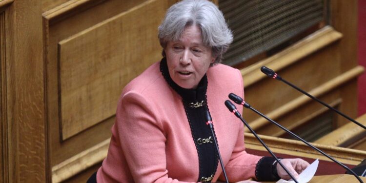 Βουλή: Ανακοινώθηκε η διαγραφή της βουλευτή Αθηνά Λινού από την ΚΟ του ΣΥΡΙΖΑ