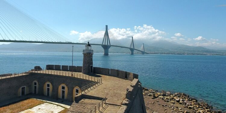 Μία ξεχωριστή ξενάγηση στον Φάρο του Αντιρρίου την Κυριακή, 18 Αυγούστου