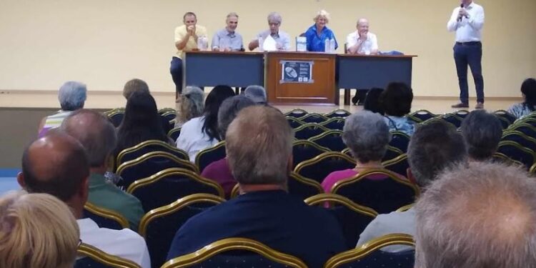 Παρουσιάστηκε με επιτυχία στον Αστακό το βιβλίο του καταξιωμένου συγγραφέα Μιχάλη Γριβέα “Η προφητεία της Ατλαντίδας”,