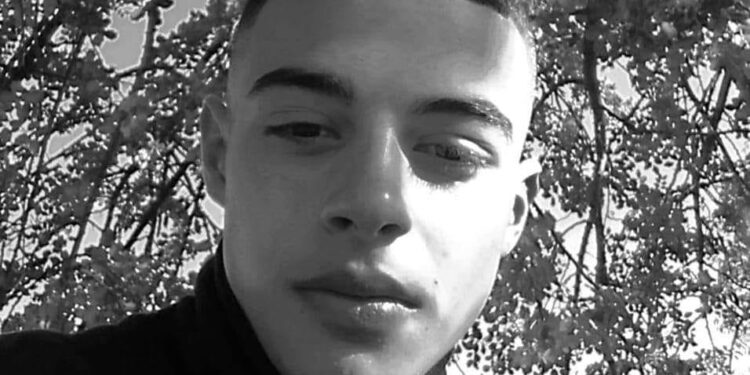 Στο Ελαιόφυτο το τελευταίο αντίο στον 19χρονο Κώστα Σαράκη