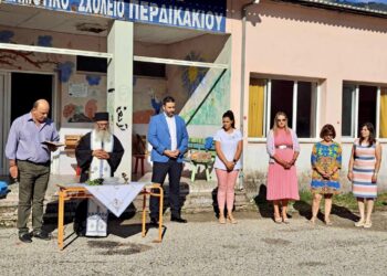 Ο Αντιπεριφερειάρχης Θ. Μαυρομμάτης στο Περδικάκι, στην έναρξη της νέας σχολικής χρονιάς