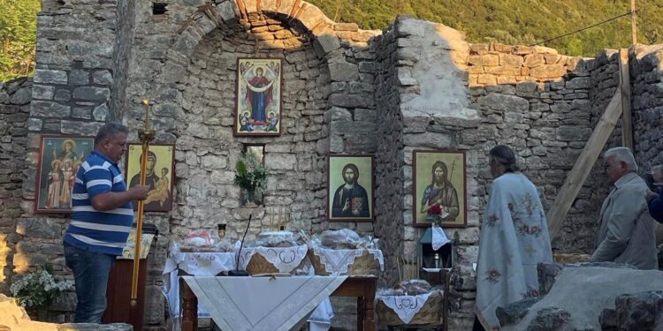 Πανηγυρικός Εσπερινός στον ερειπιώδη Ιερό Ναό Αγία Σοφίας Θέρμου