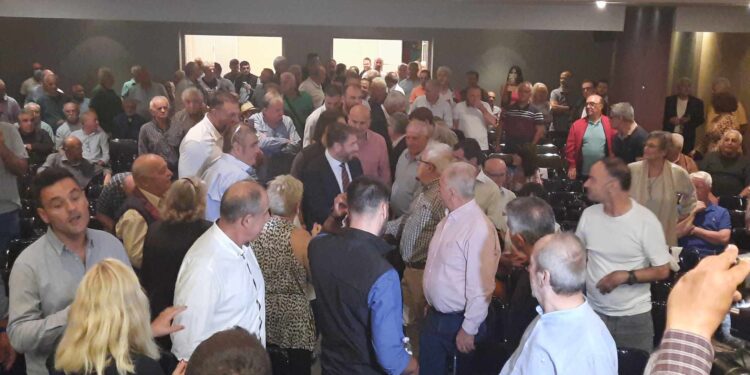 Με πολύ μεγάλη συμμετοχή η συγκέντρωση Ανδρουλάκη στο Αγρίνιο