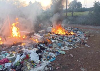 Αγρίνιο: Ανησυχία από τις απανωτές φωτιές σε σκουπιδότοπο στην περιοχή του σταδίου