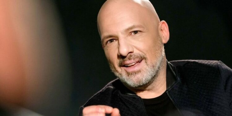 Στο νοσοκομείο ο Νίκος Μουτσινάς – Τι συνέβη;