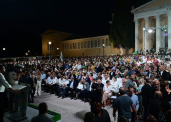 Το όλον ΠΑΣΟΚ ήταν στο Ζάππειο στην επέτειο των 50 χρόνων από την ίδρυση του Κινήματος