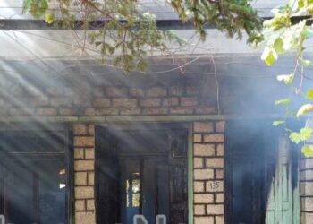 Φωτιά σε οικία στο Πετροχώρι Θέρμου, προκάλεσε σοβαρές ζημιές