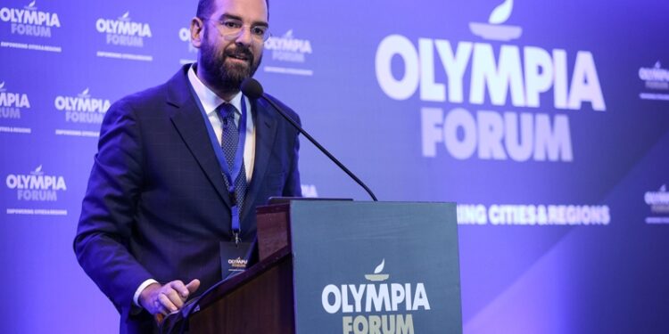 Ο Νεκτάριος Φαρμάκης στο Olympia Forum: «Η Ελλάδα πρέπει να επενδύσει σε ένα νέο, πολυκεντρικό σύστημα ανάπτυξης»