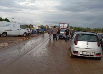 Μεγάλα προβλήματα στη Στράτου Αγρινίου λόγω κακοκαιρίας| έρευνες αγνοούμενου-παράσυρση αυτοκινήτου